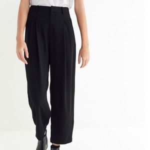 UO Arlo Pleated Pant